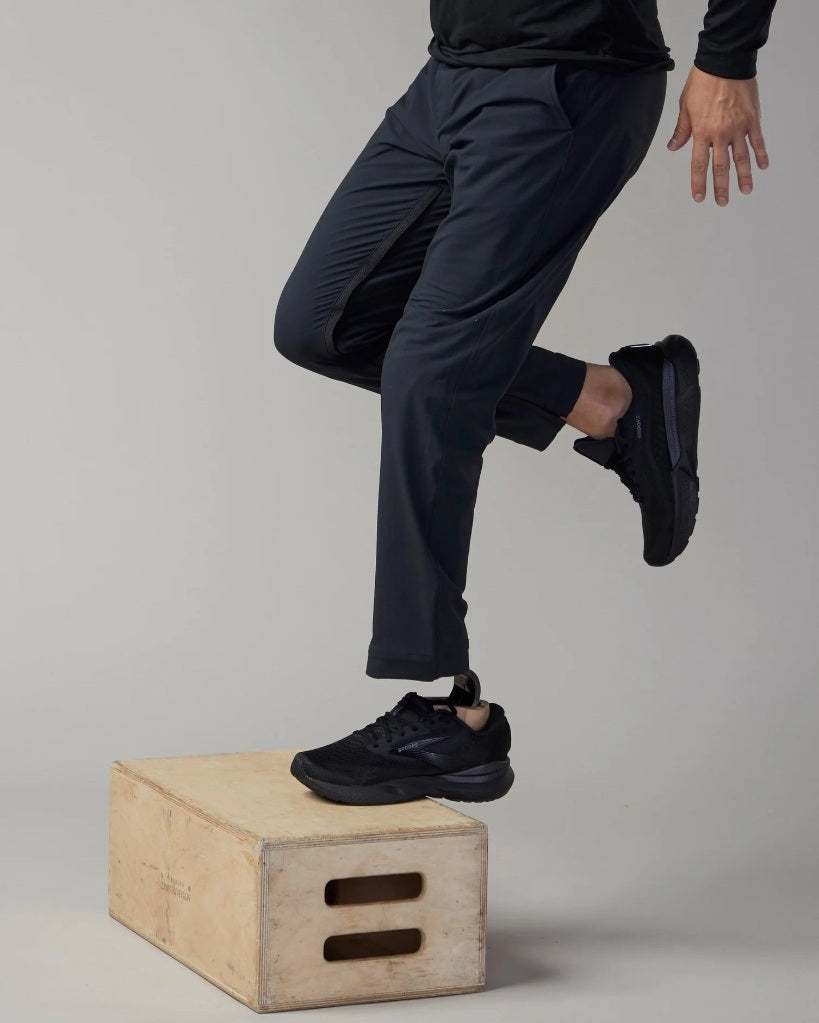 Aurushi Men's Kintsugi Jogger, Black, Large, Adaptive Performance Pant, Woven, 89% Nylon/11% Elastane, Single Unit (1 EA), Made in Vietnam